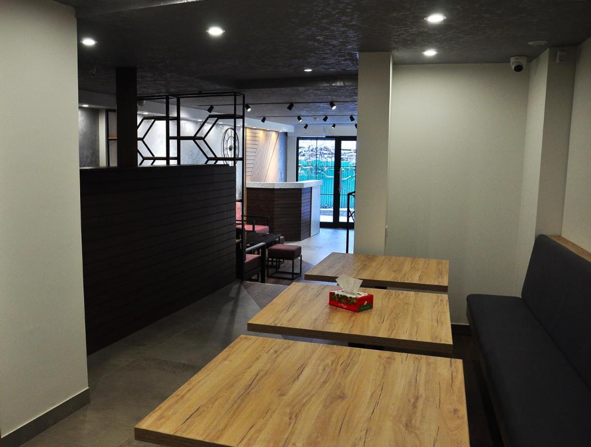 Vertoni Hotel เยเรวาน ภายนอก รูปภาพ