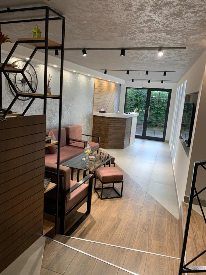 Vertoni Hotel เยเรวาน ภายนอก รูปภาพ