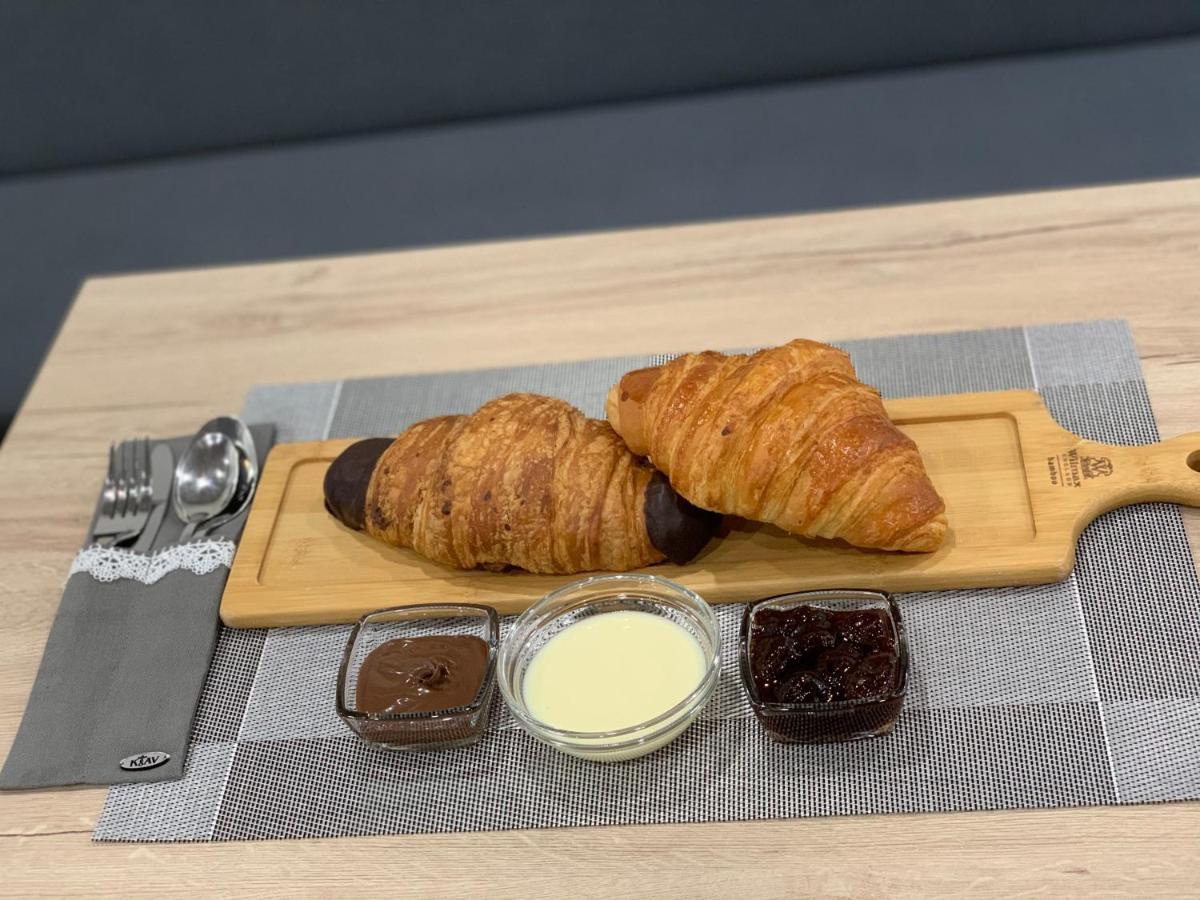 Vertoni Hotel เยเรวาน ภายนอก รูปภาพ